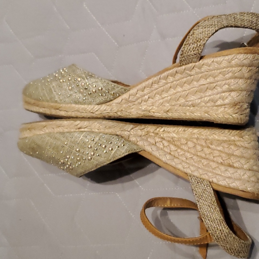 Gold hemp and burlap wedges - Picture 5 of 7